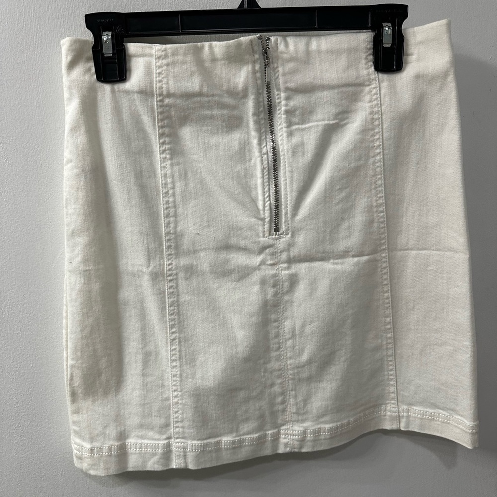 Elegant White Skirt - never worn